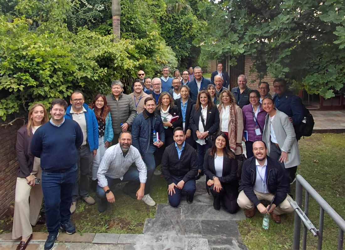 Líderes participando en una inmersión internacional de innovación